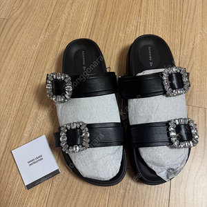 리저브드 보석 샌들 39사이즈