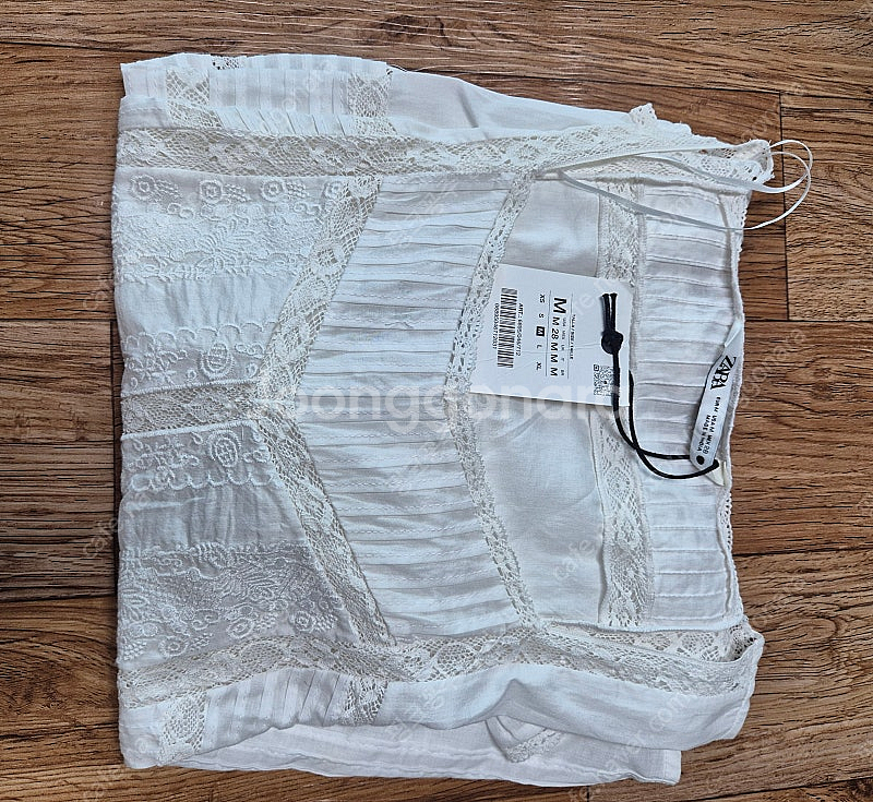 자라 스퀘어넥 로맨틱 블라우스--2