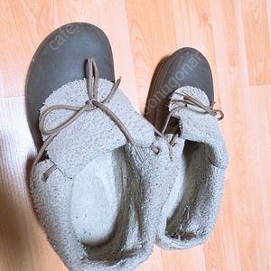 크록스 털신 팝니다 (3,000원)