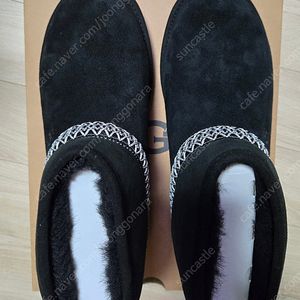 어그 클래식 미니 크레센트 1158262 블랙 250 택포