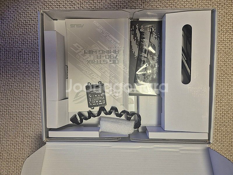 ROG STRIX Z790-A 메인보드 DDR5 팝니다--1