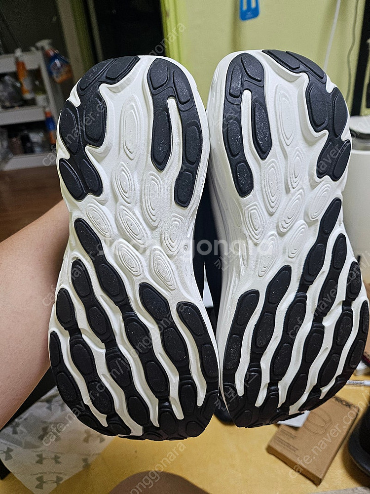 뉴발란스 1080 V13 블랙 300mm WIDE – ...--2