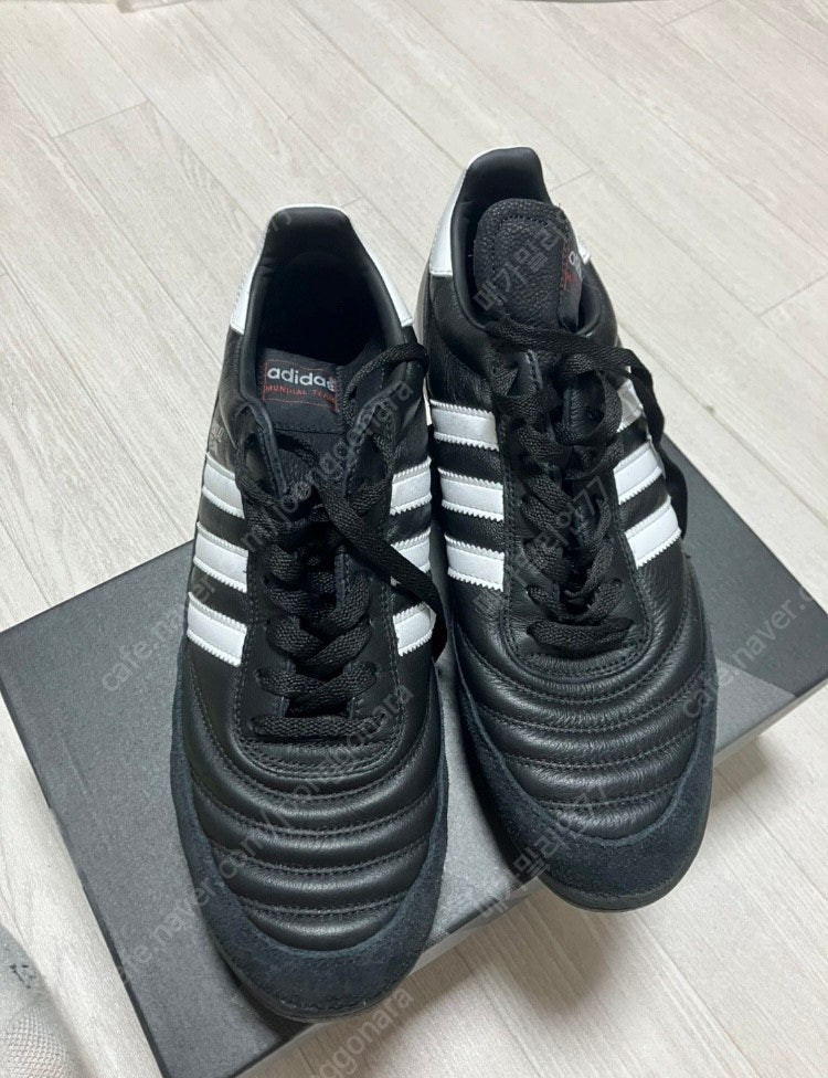 아디다스 문디알 팀 풋살화 280 판매합니다.--1