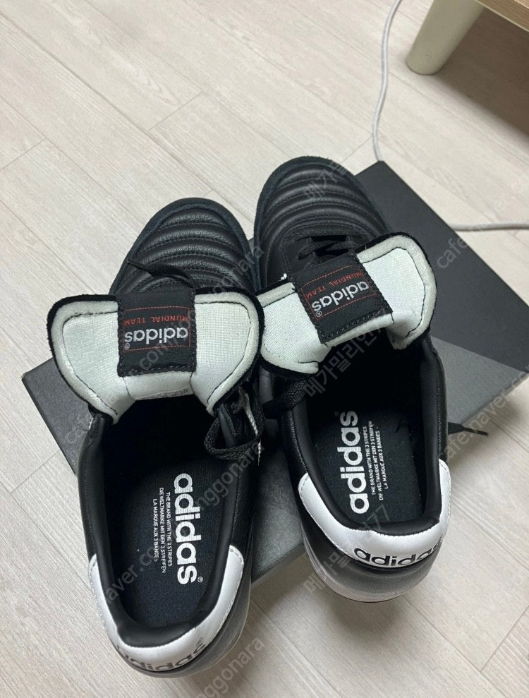 아디다스 문디알 팀 풋살화 280 판매합니다.--3