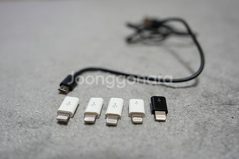 5핀 케이블 1개와 5핀 - 8핀 라이트닝 변환 어댑터...--0