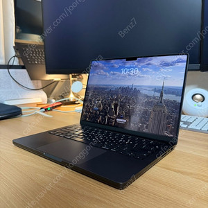 맥북프로 14인치 M3 / 16GB / 512GB / 스페이스 블랙 (AppleCare+ 포함, 보호필름 부착)