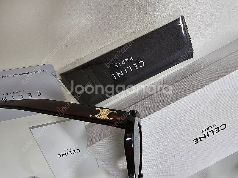 새제품 셀린느선글라스 반값택배비포함 바로배송합니다--1