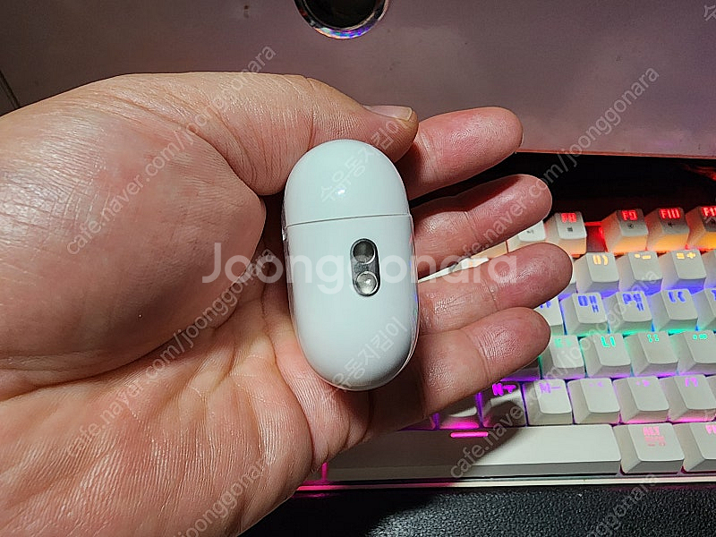 에어팟 프로 2세대 라이트닝 본체 판매합니다--1
