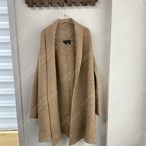 띠어리 23fw 카멜 가디건