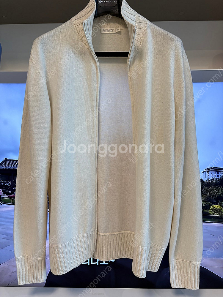 수트서플라이 아이보리 캐시미어 집업 가디건 팝니다--0