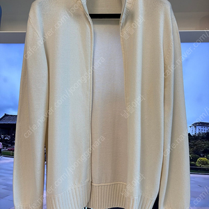 수트서플라이 아이보리 캐시미어 집업 가디건 팝니다