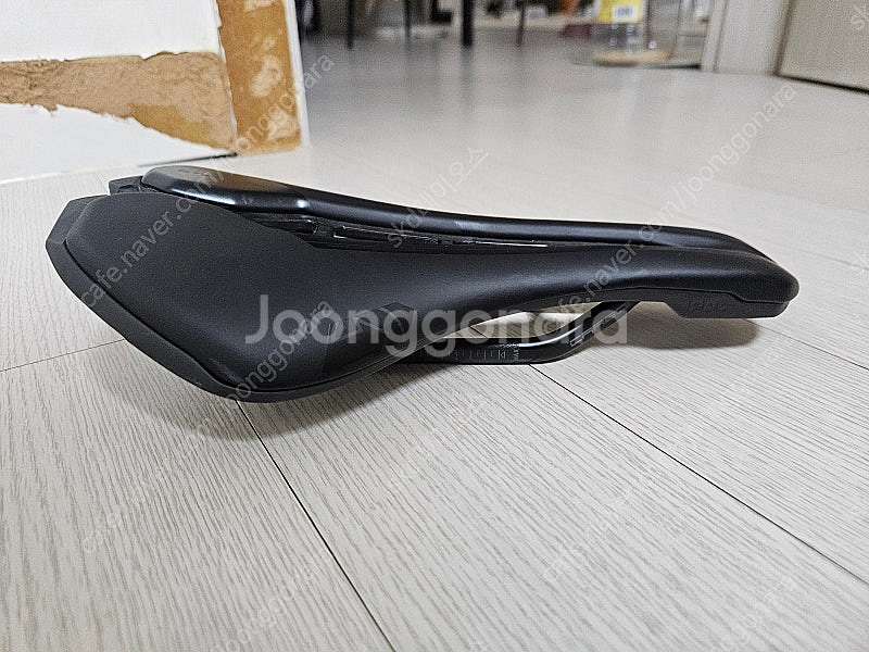 시마노 스텔스 팀 카본 안장--2