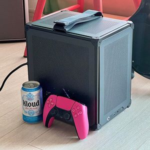 ITX 게이밍 PC 팝니다 (E5-2680v4 / RX5500XT / 16GB RAM / SSD 500GB)