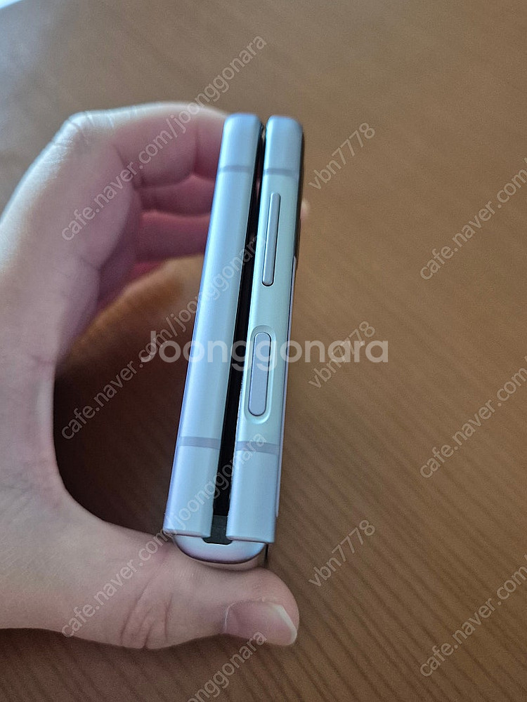 갤럭시 Z Flip3 퍼플 256GB 판매합니다--7
