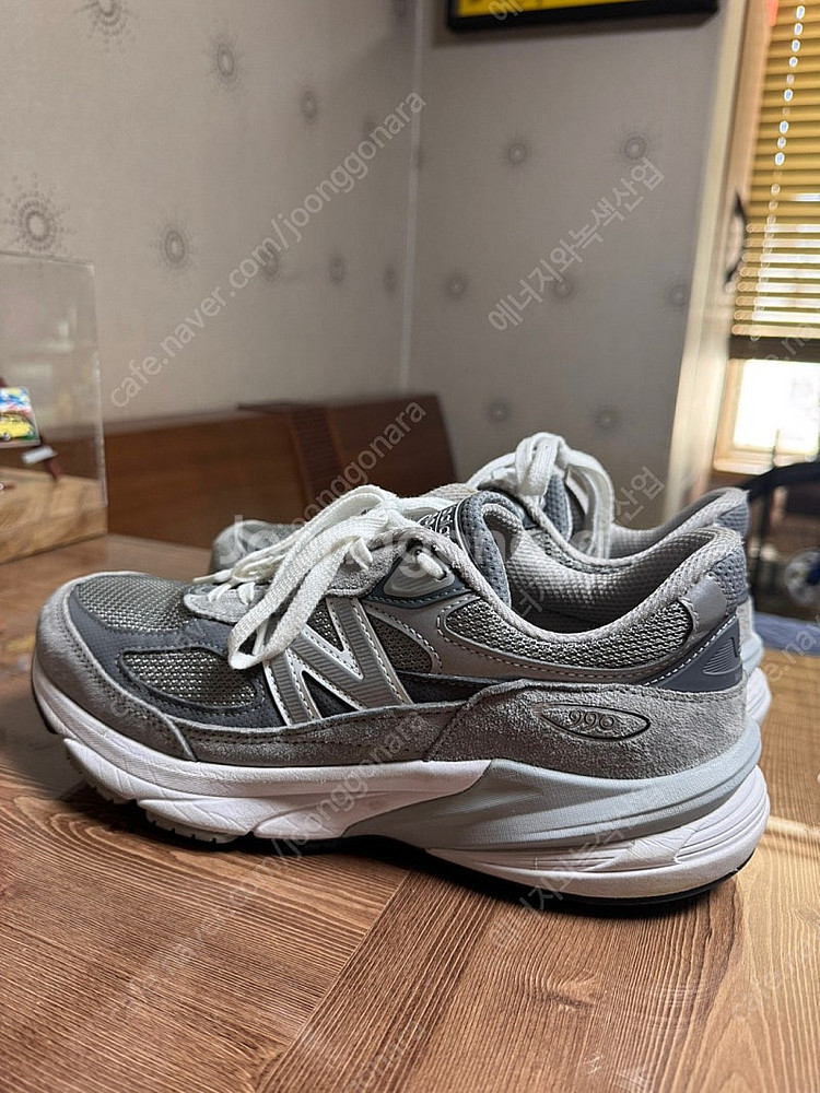 뉴발란스 990v6 그레이 275사이즈 판매합니다.--1