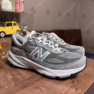 뉴발란스 990v6 그레이 275사이즈 판매합니다.