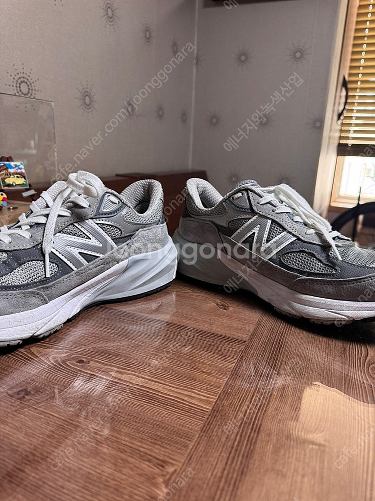 뉴발란스 990v6 그레이 275사이즈 판매합니다.--4