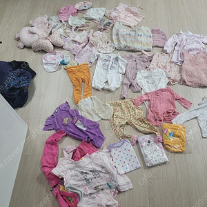 아기용품 아기옷 아기띠 폴로가디건 등등 모두 일괄저렴히판매합니다