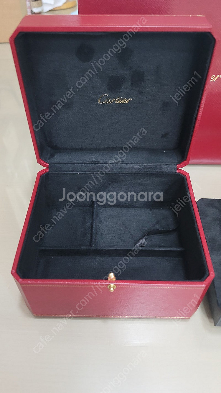 까르띠에 시계 케이스 정품 입니다--1