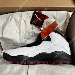 Jordan 10 Retro Chicago Bulls 2012 (조던 10 레트로 시카고 불스 2012)-(310805-100)