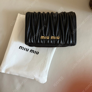 미우미우 반지갑