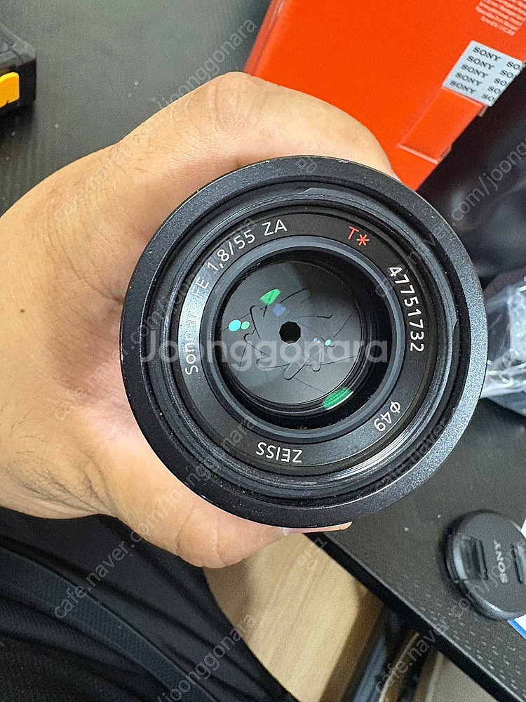 소니 FE 55mm F1.8 ZA 렌즈 팝니다--2