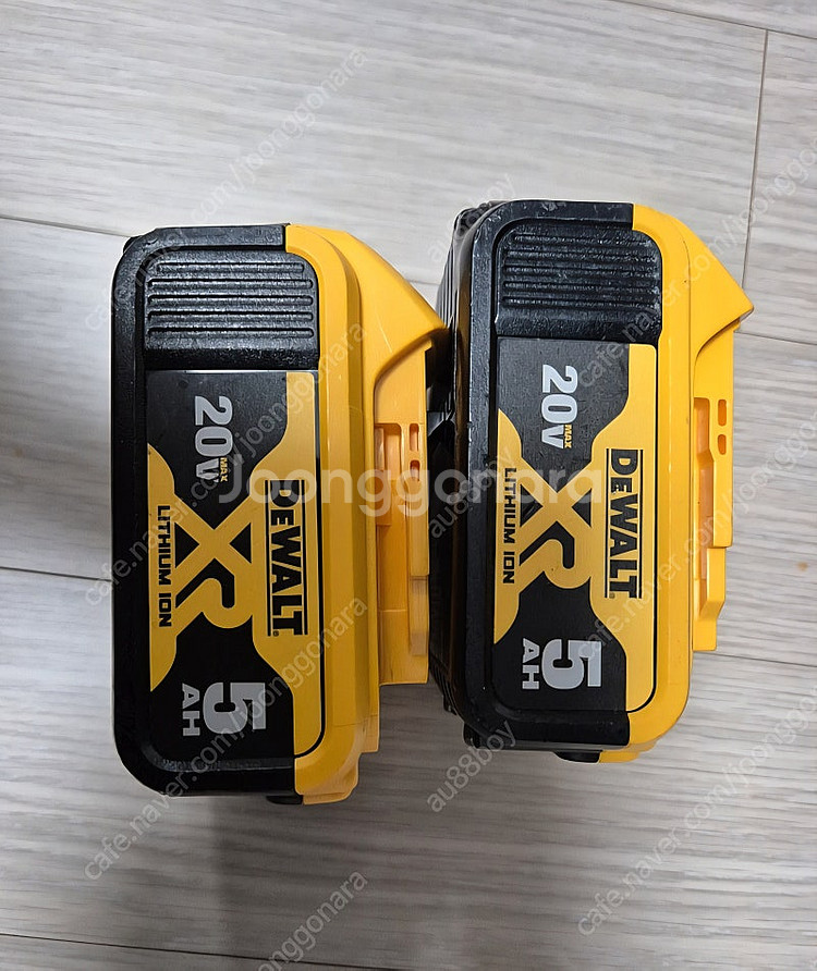 디월트 배터리 20V--1