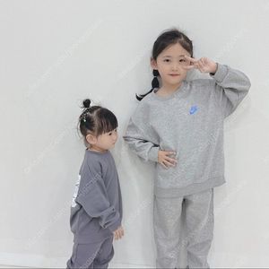 나이키키즈 트레이닝복 상하세트 130사이즈 2벌