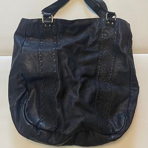 산드로 Sandro 가죽 토트백 / 숄더백 (블랙). 미사용. 6만원.