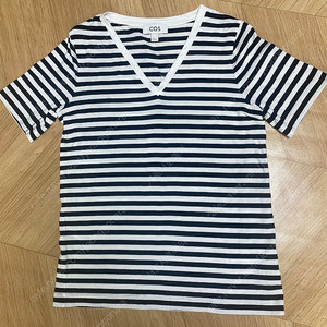 코스 xs 티셔츠