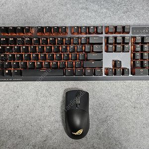 ASUS ROG STRIX SCOPE NX WIRELESS DELUXE+KERIS WIRELESS AIMPOINT 키보드 마우스 팝니다.