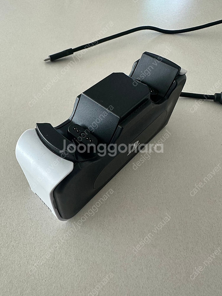 듀얼센스 충전거치대 hori제품--1