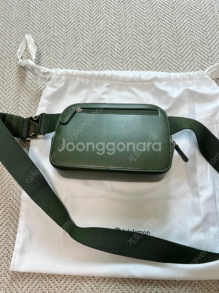 룰루레몬 가죽 벨트백 1L 올리브 그린 색상--3
