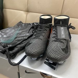[새제품] 나이키 최상급 축구화 판매 가격다운 머큐리얼 슈퍼플라이 10 엘리트 FG