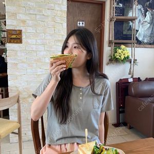 오이니 제작 포켓탑 반팔티셔츠 /쉬이즈큐트 메이비베이비 스무스무드 제이투유 더버터크림 가내스라 매니매니모드
