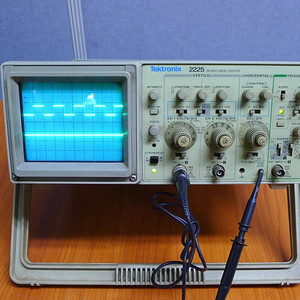 Tektronix 2225 50MHz 아날로그 오실로스코프 중고오실로스코프