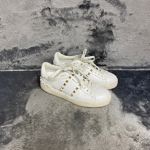발렌티노 스니커즈 230