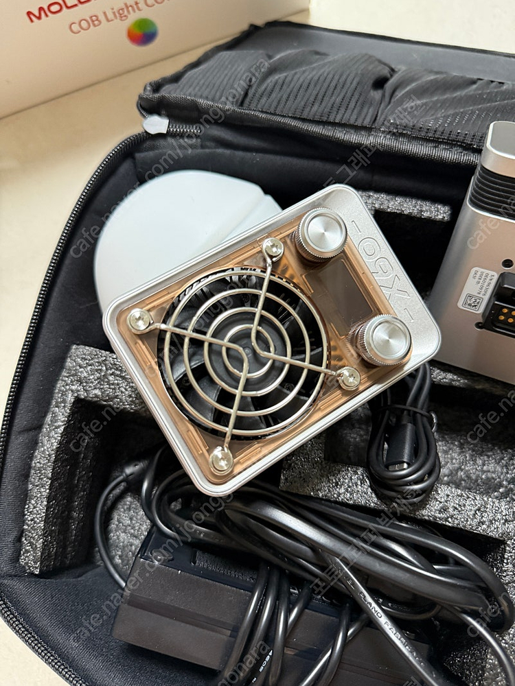 ZHIYUN MOLUS X60 RGB 콤보 팝니다--3