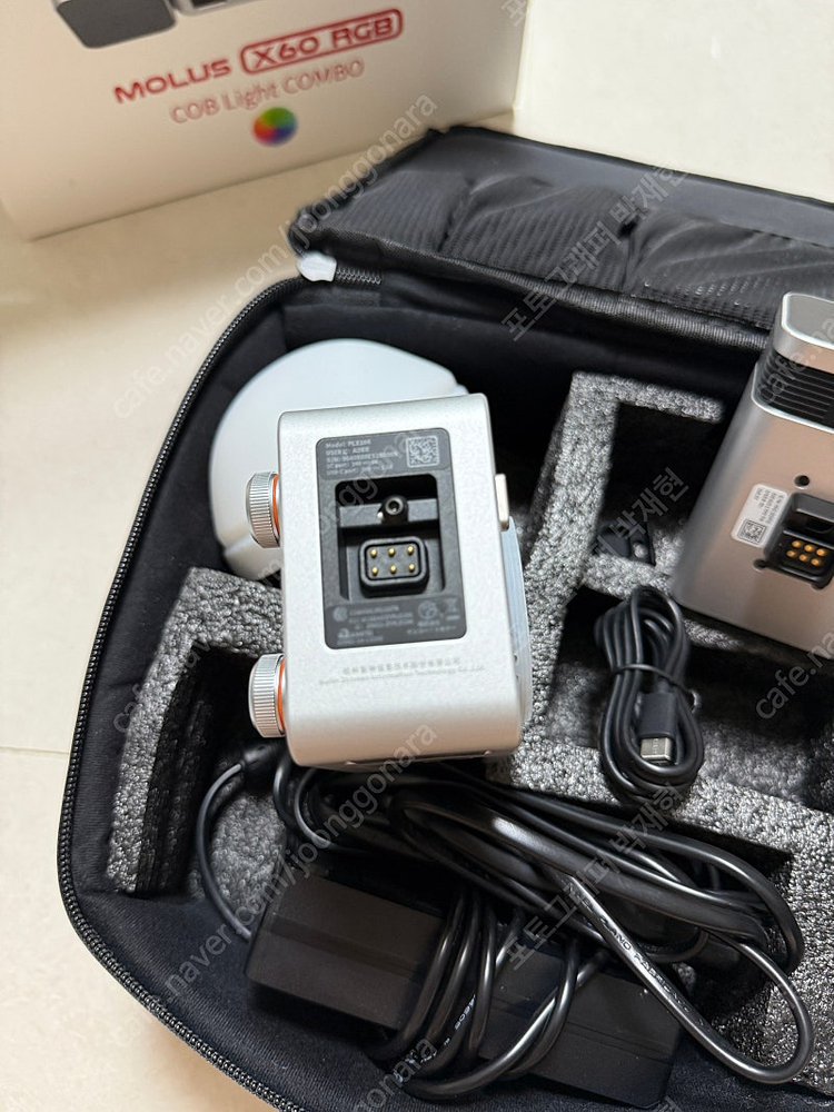 ZHIYUN MOLUS X60 RGB 콤보 팝니다--8