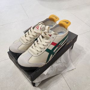 오니츠카타이거멕시코66