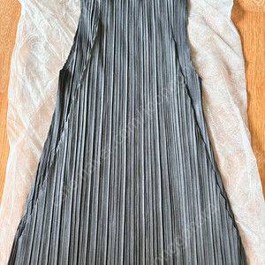 플리츠플리즈 멜로우 반목 나시 탑