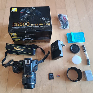 니콘 D5500 + 18-55 VR II (2천컷 미만 사용)