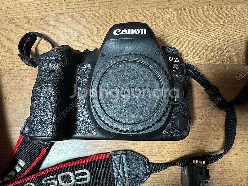 캐논 EOS 6D Mark II 카메라와 렌즈 세트 판매합니다--1