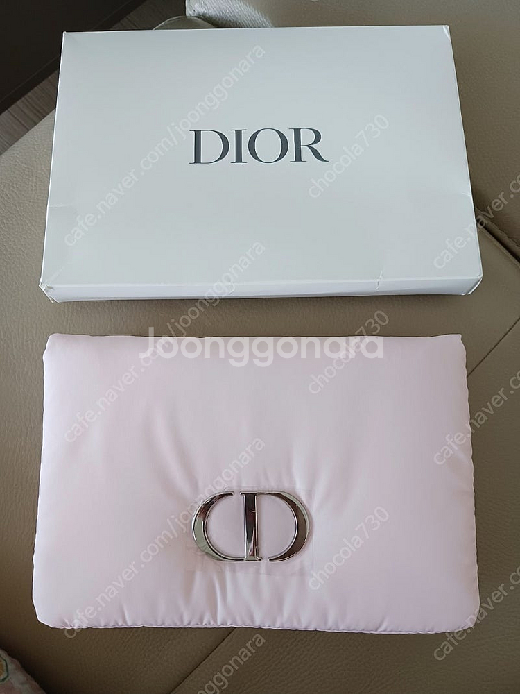 디올 코스메틱 핑크 클러치 팝니다(미개봉새상품)--0