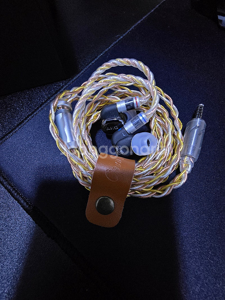 akg n5005 이어폰 (천불금은동선 포함) 판매합니다--1