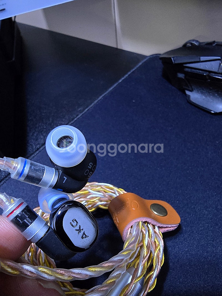 akg n5005 이어폰 (천불금은동선 포함) 판매합니다--2