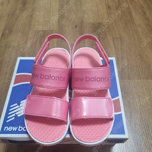 뉴발란스 샌들190새상품택포1.8만
