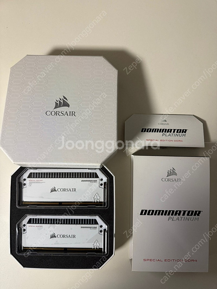 DDR4 커세어 도미네이터 스페셜 에디션 화이트 32G...--0