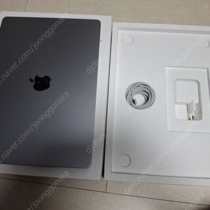 맥북 에어 M3 15인치 기본형 팝니다