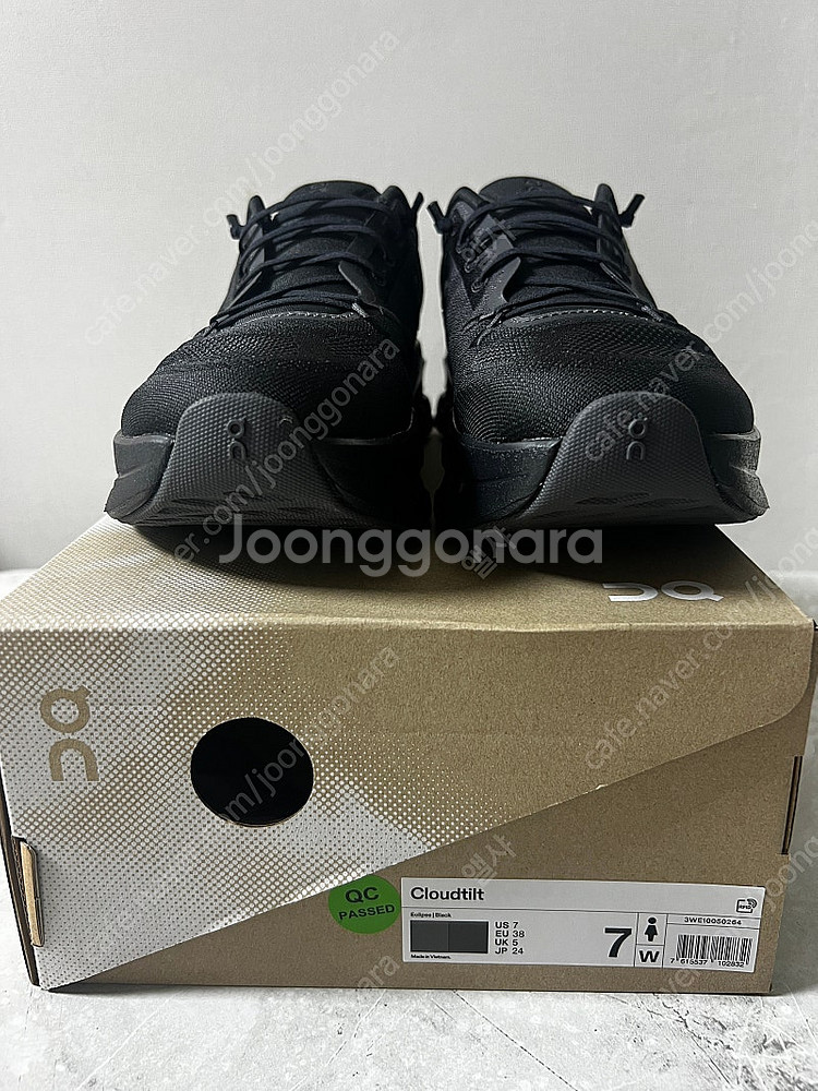 온러닝 클라우드틸트 235 ,240 블랙 새상품--1